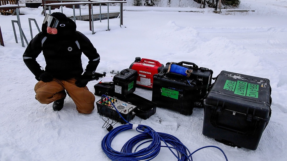 Ice Diving Exercise Strengthens Baltic Maritime Readiness