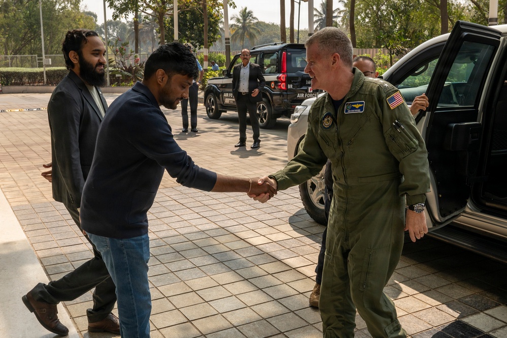 USINDOPACOM commander strengthens U.S.-India defense ties during visit