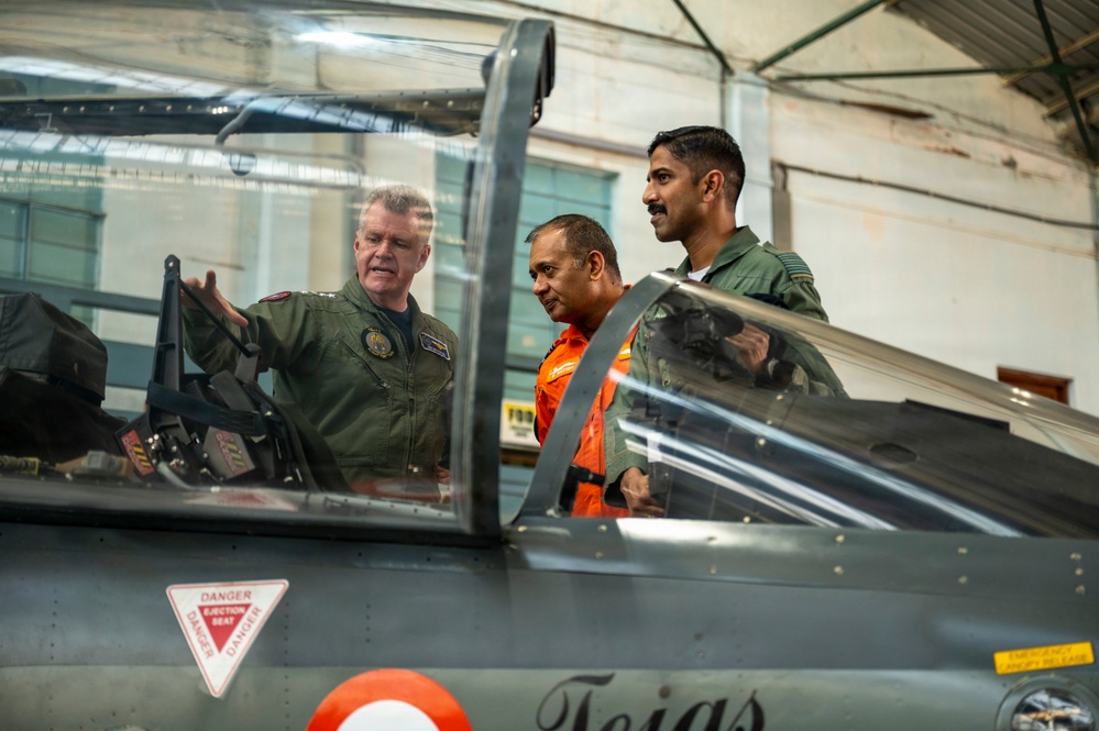 USINDOPACOM commander strengthens U.S.-India defense ties during visit