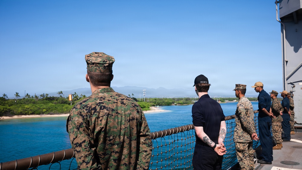 U.S. Marines, Sailors aboard USS Ashland Man the Rails at Joint Base Pearl Harbor-Hickam