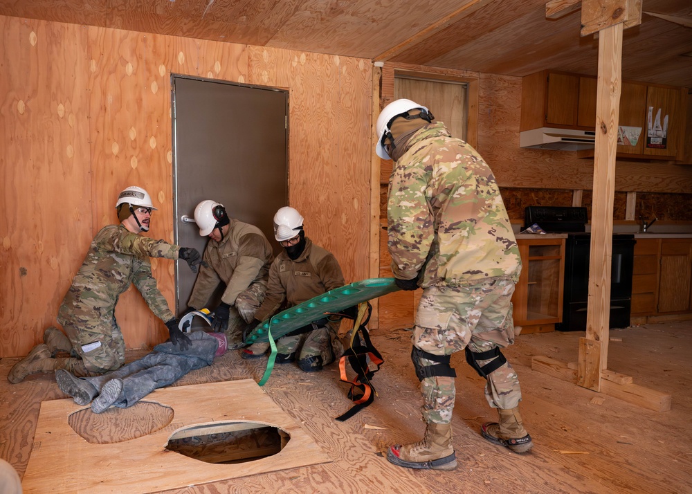 Soldiers expand rescue skills in Fort Leonard Wood homeland defense courses