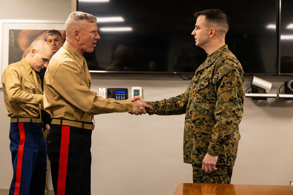 The Commanant, Gen. Eric M. Smith awards Marines at Training and Education Command