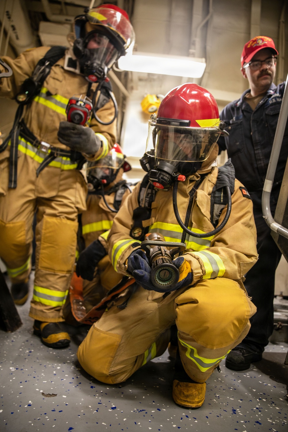 USS Mitscher (DDG 57) conducts general quarters drill