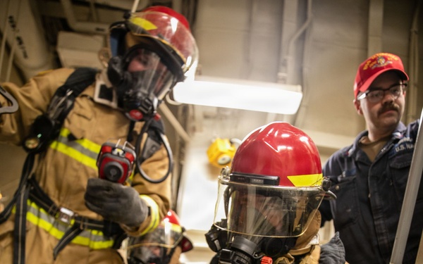 USS Mitscher (DDG 57) conducts general quarters drill