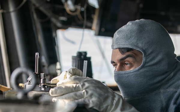 USS Mitscher (DDG 57) conducts general quarters drill