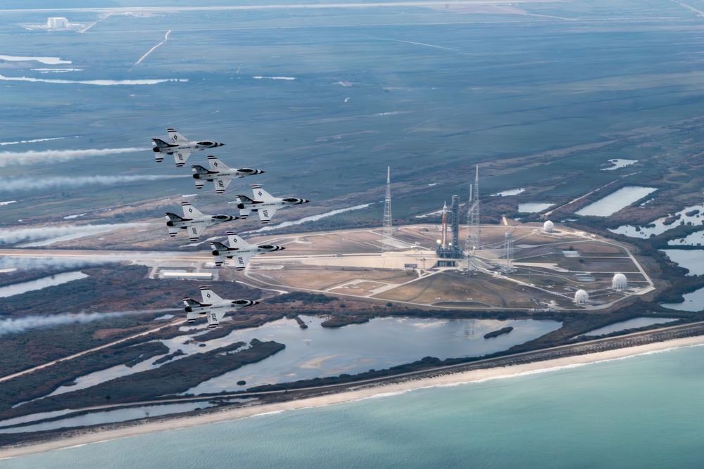 Thunderbirds, Artemis II Celebrate America 250 with Flyover