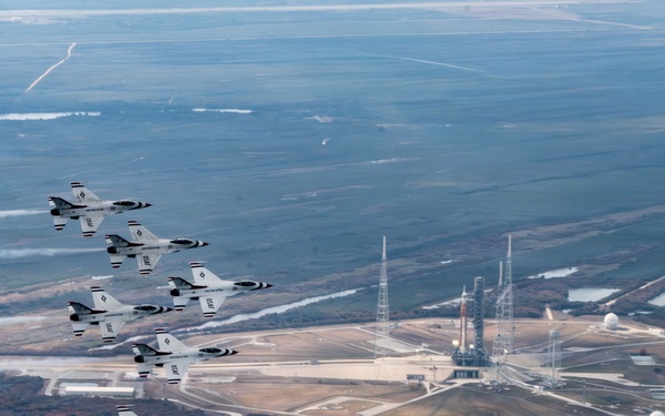 Thunderbirds, Artemis II Celebrate America 250 with Flyover