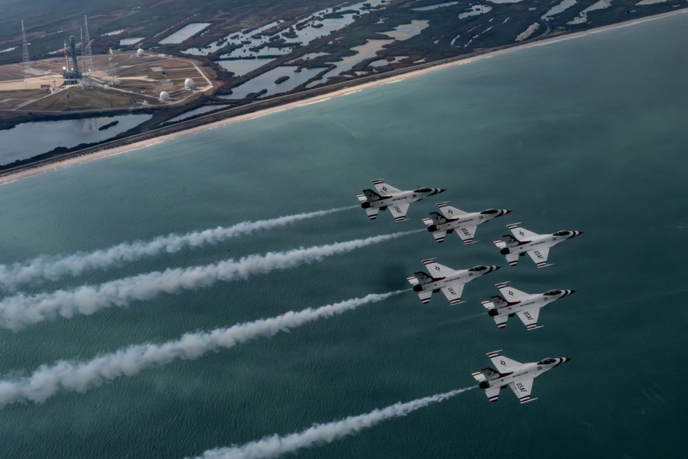 Thunderbirds, Artemis II Celebrate America 250 with Flyover