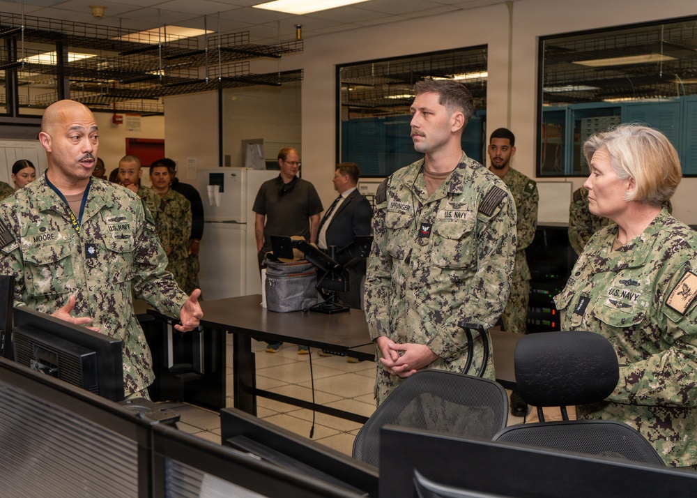 Commander U.S. Fleet Cyber Command, Navy Space Command, U.S. 10th Fleet Visits NCTS San Diego