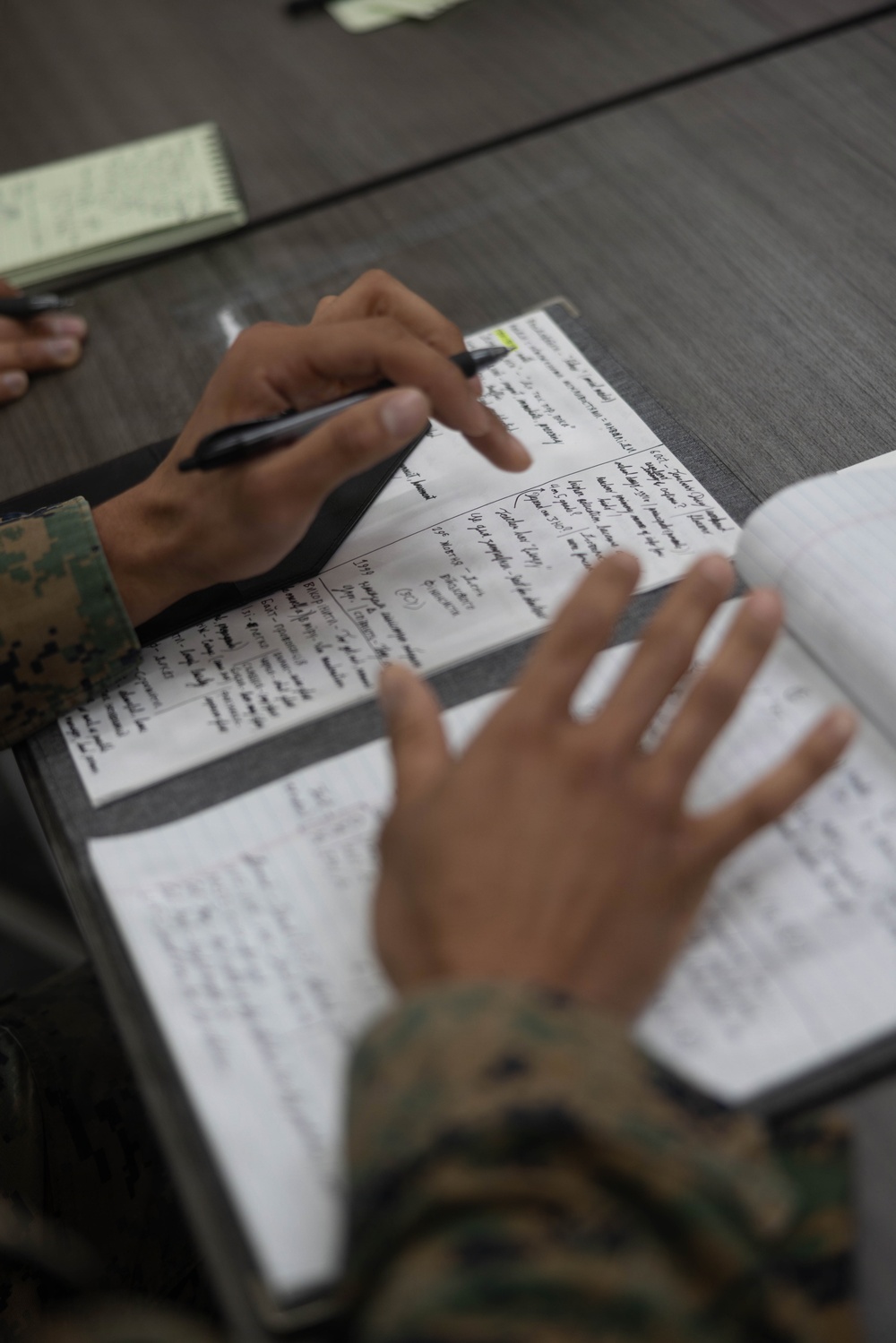 1st Radio Battalion Radio hosts a frequqnecy class