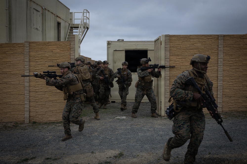 Marines with 25th Marine Regiment Conduct MOUT Training