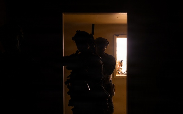 Marines with 25th Marine Regiment Conduct MOUT Training