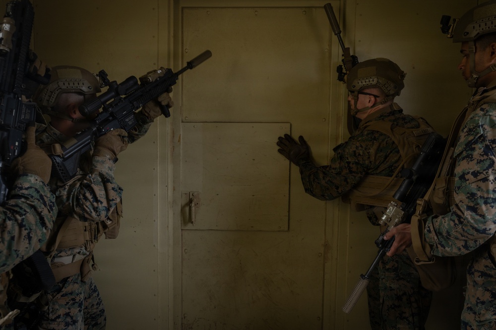 Marines with 25th Marine Regiment Conduct MOUT Training