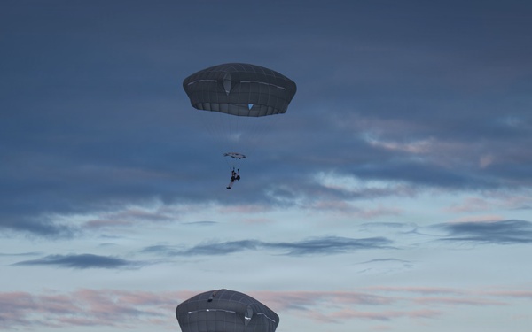 Arctic airdrop: U.S.-Canadian paratroopers train during JPMRC 26-02