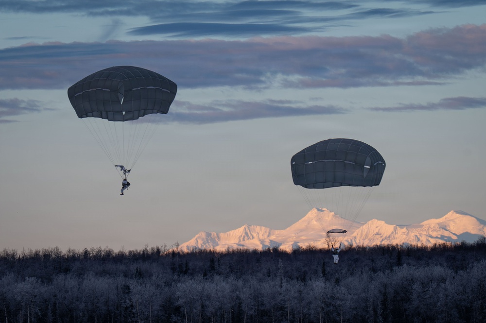 Arctic airdrop: U.S.-Canadian paratroopers train during JPMRC 26-02