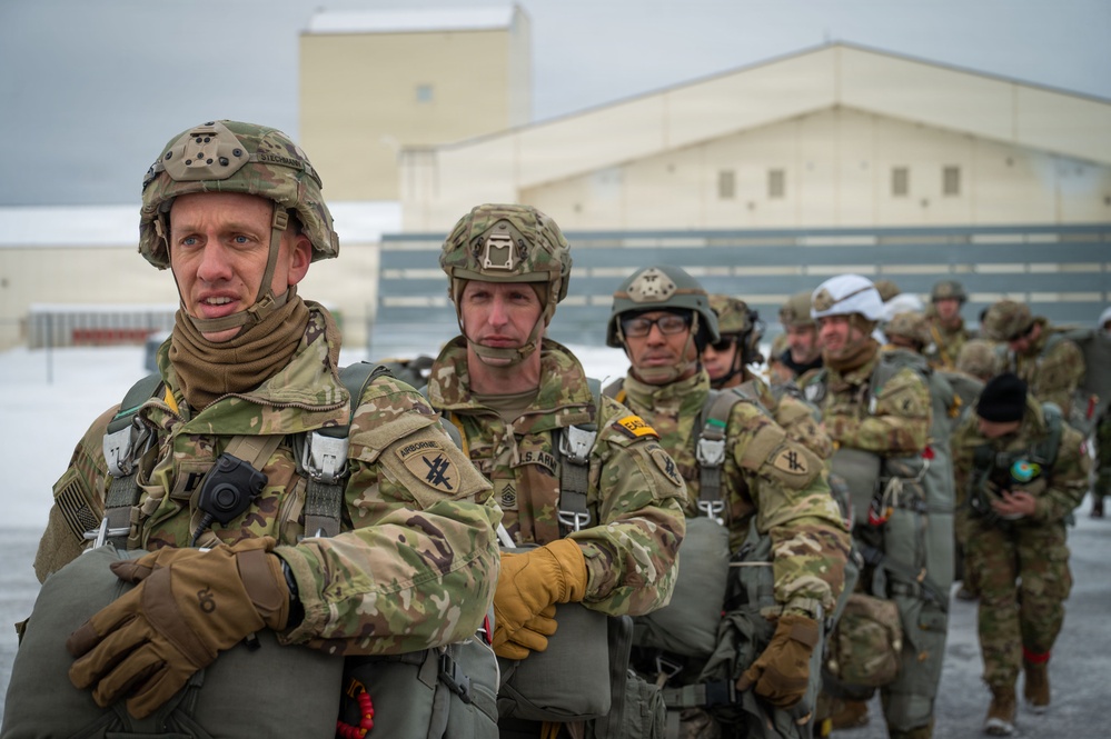 Arctic operations highlight strength of U.S., Canadian airborne partnership during JPMRC 26-02