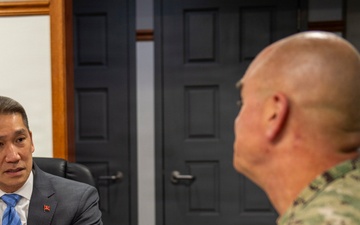 UNDERSEC Office Call at COMNAVSURFPAC