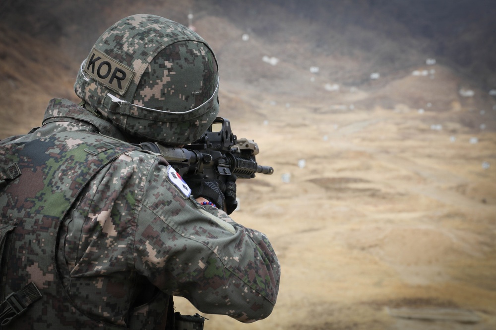 U.S. Army, ROK forces conduct M4 qualification at Camp Casey