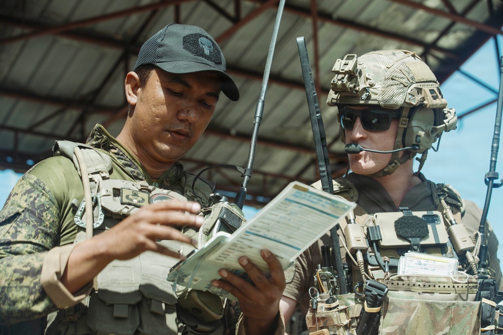 U.S. Marines, Airmen, Philippine Air Force Conduct Bomber Live Drop Exercise at Crow Valley