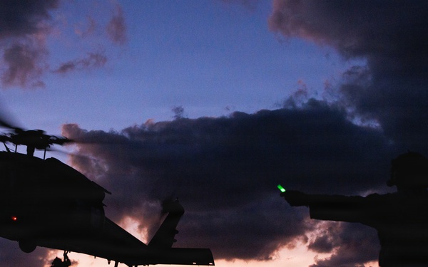 31st MEU | MRF Night Fast Rope