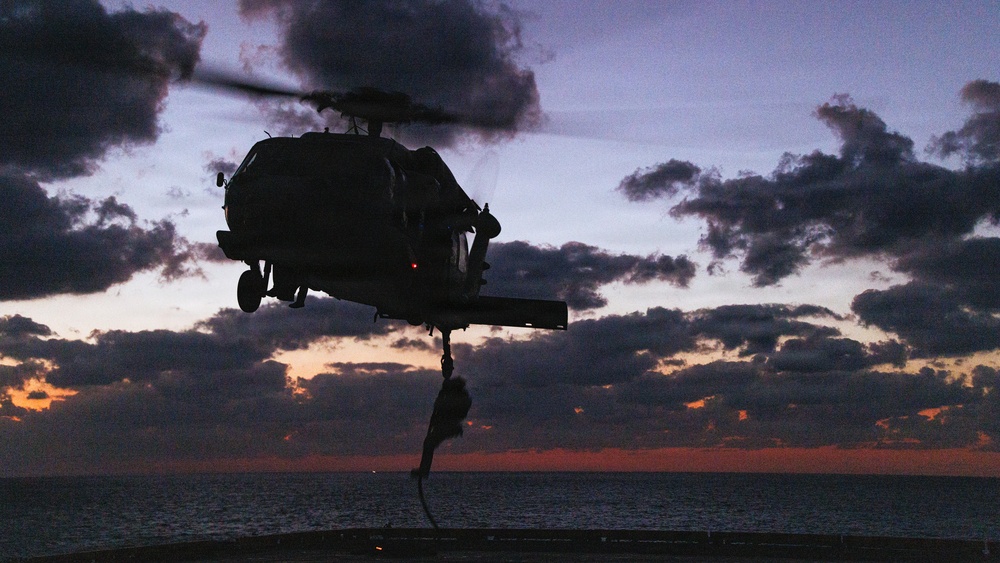 31st MEU | MRF Night Fast Rope