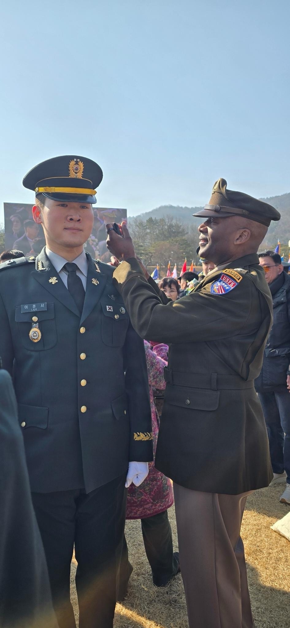 Gen. Brunson Welcomes New ROK Officers at First Joint Commissioning Since 2017