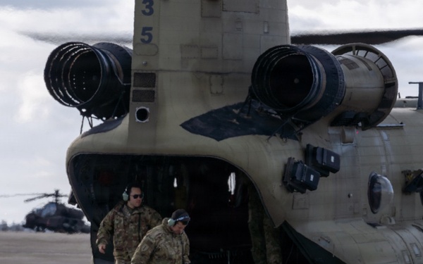 V Corps deputy commanding general visits 12th Combat Aviation Brigade headquarters