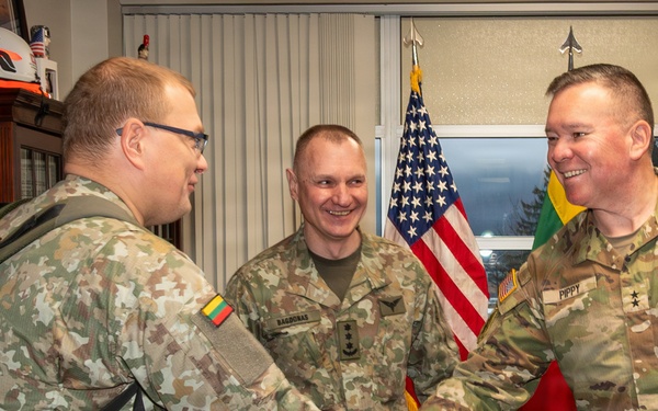 Lithuania’s Griffin Brigade command team visits Pa. National Guard