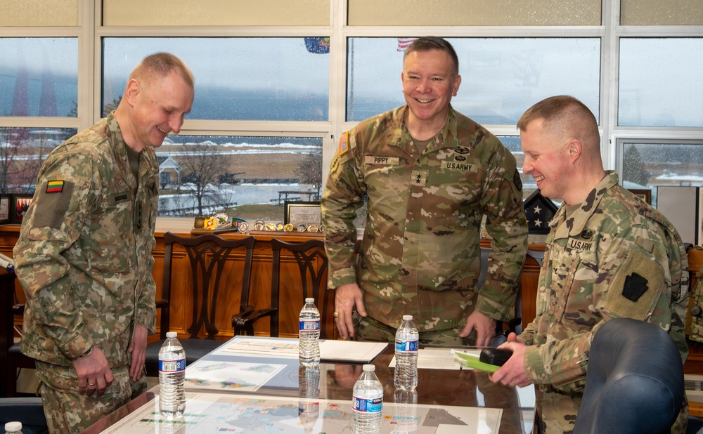 Lithuania’s Griffin Brigade command team visits Pa. National Guard