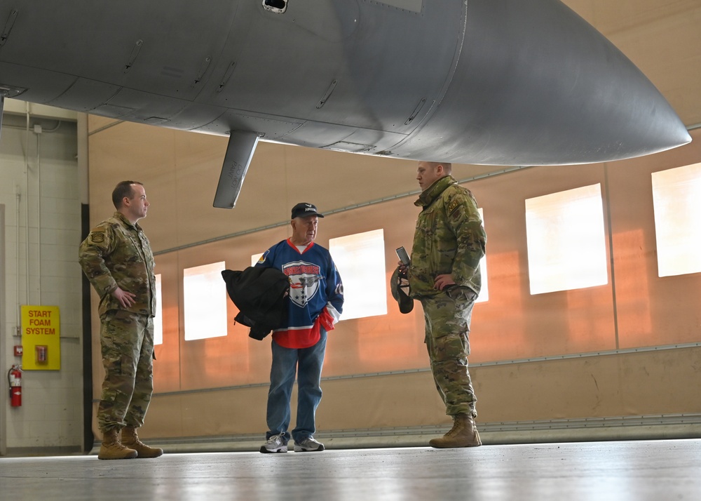 Founding 104th Hockey Player Makes Return Visit to Team