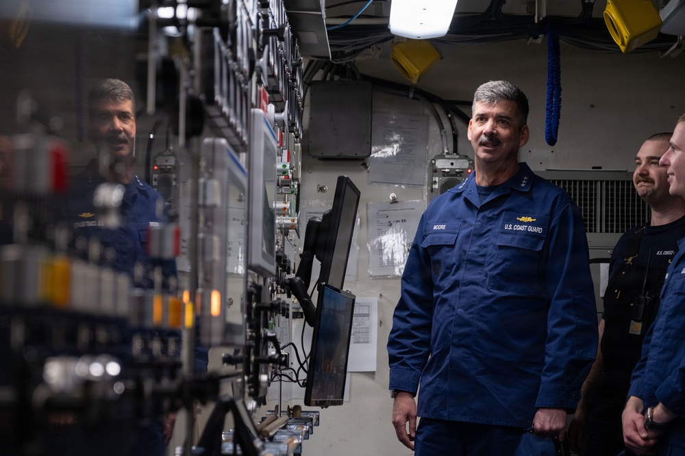 Coast Guard Vice Admiral Moore visits CGC Sturgeon Bay