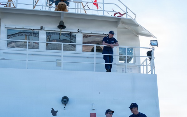 Coast Guard Vice Admiral Moore visits CGC Sturgeon Bay