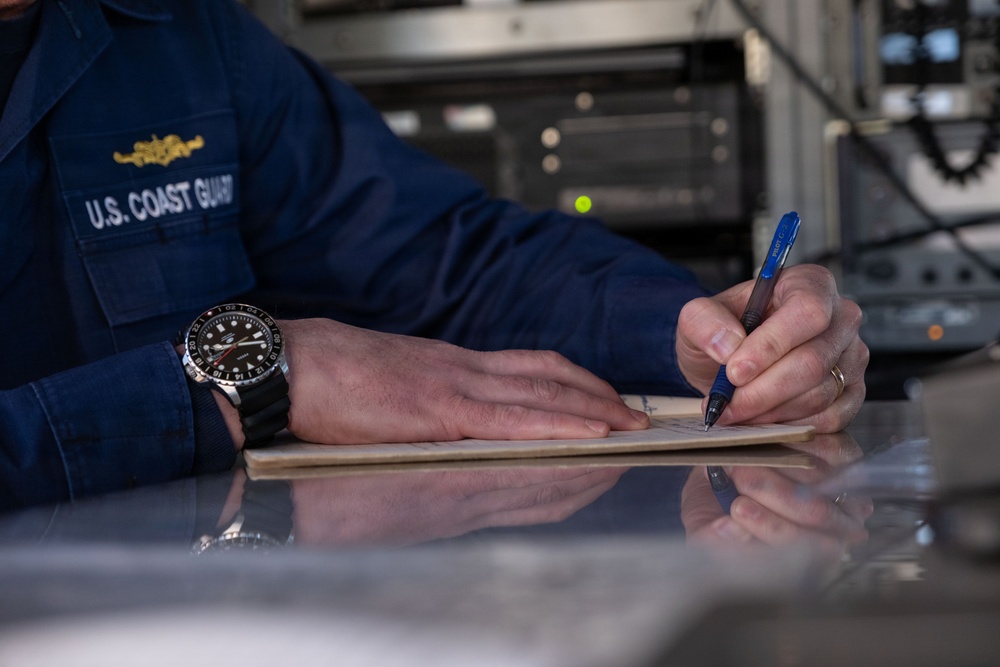 Coast Guard Vice Admiral Moore visits CGC Sturgeon Bay