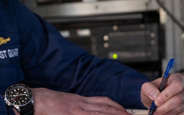 Coast Guard Vice Admiral Moore visits CGC Sturgeon Bay