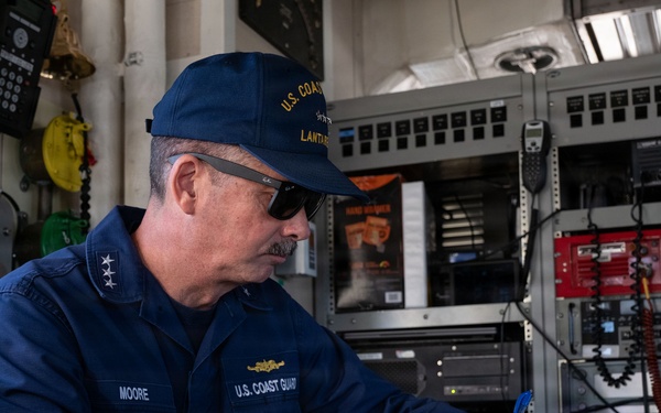 Coast Guard Vice Admiral Moore visits CGC Sturgeon Bay