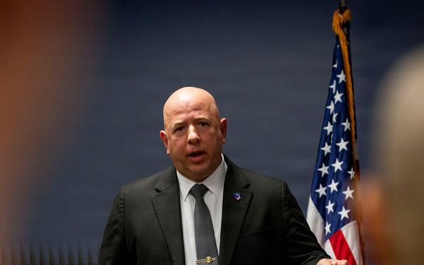 Senior Advisor to SECWAR visits NORAD and USNORTHCOM headquarters