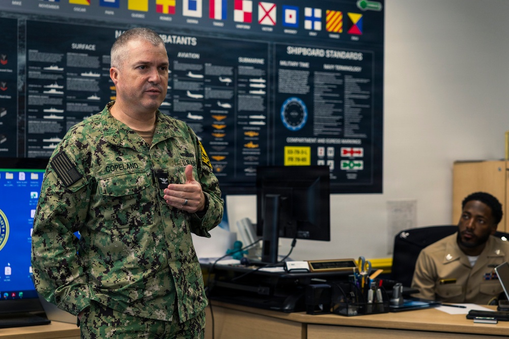 Navy Recruiting Region East commodore visits NTAG Pittsburgh