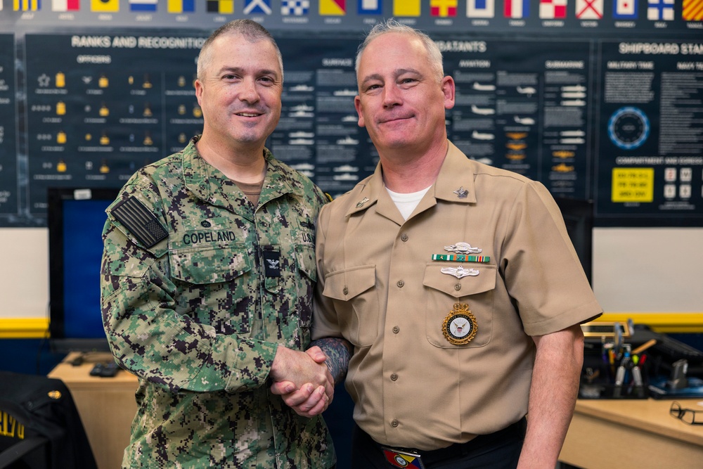 Navy Recruiting Region East commodore visits NTAG Pittsburgh