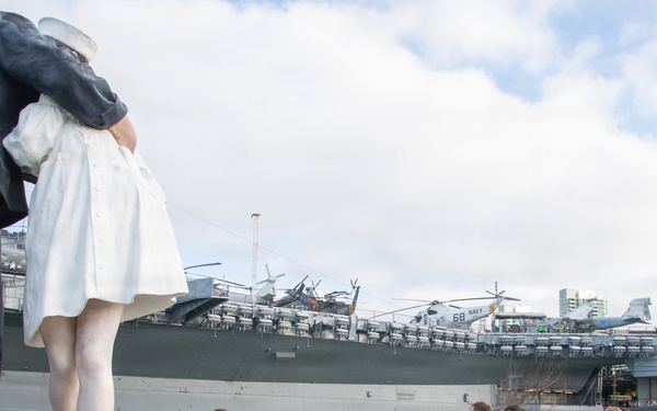 USS America (LHA 6) Sailors Conduct Sailor 360 Heritage Run