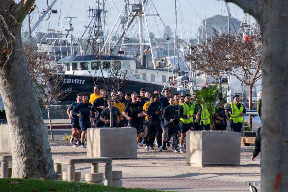 USS America (LHA 6) Sailors Conduct Sailor 360 Heritage Run