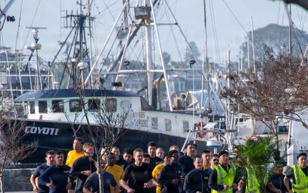 USS America (LHA 6) Sailors Conduct Sailor 360 Heritage Run