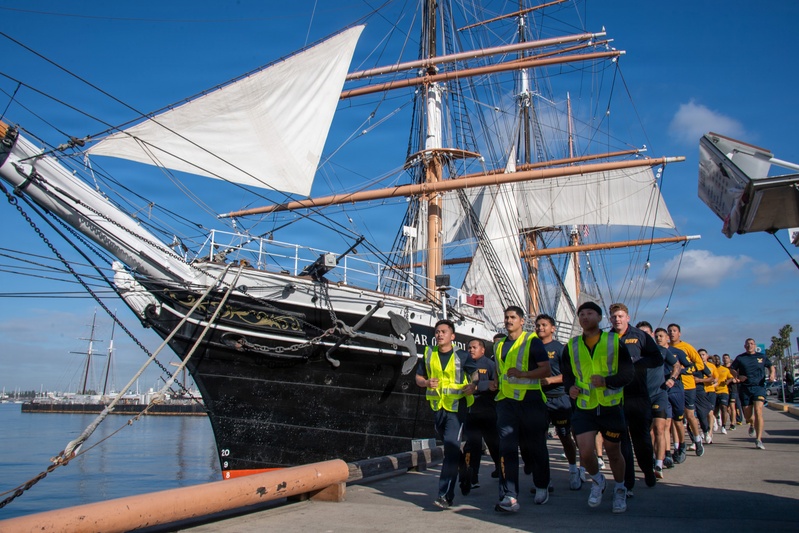 USS America (LHA 6) Sailors Conduct Sailor 360 Heritage Run
