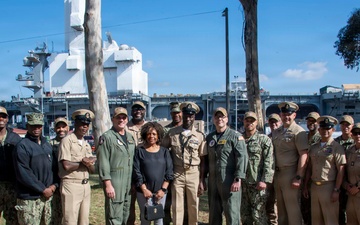USS Carl Vinson (CVN 70) holds senior chief pinning ceremony