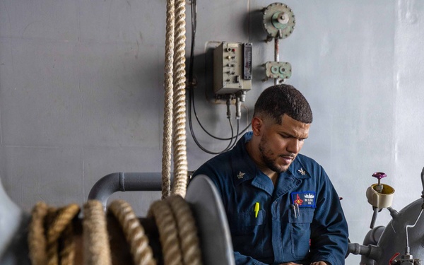 Daily Operations Aboard USS George H.W. Bush (CVN 77)