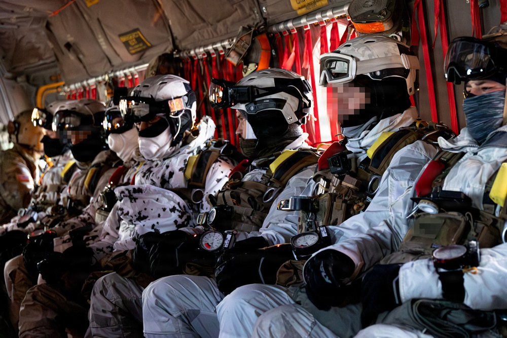 Green Berets await call times for military free fall jump