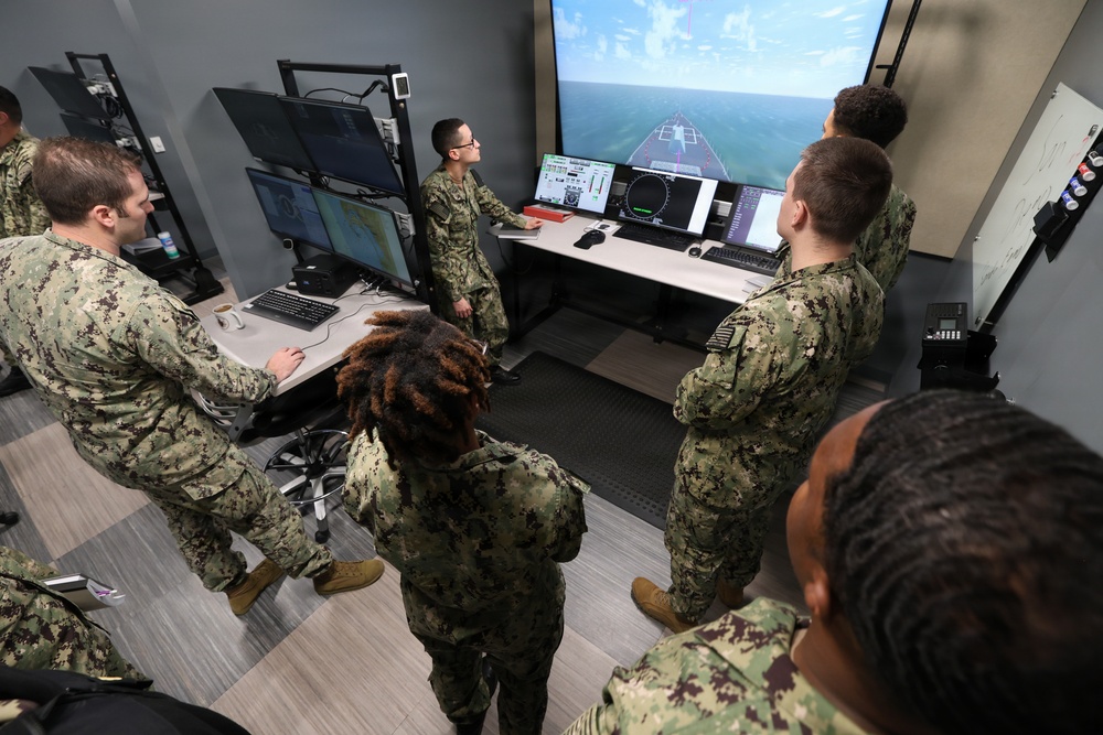 Surface Warfare Officers train in COVE Simulators