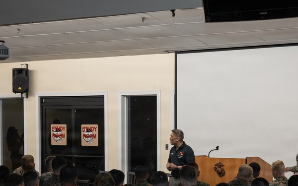 USECNAV visits MCRDSD