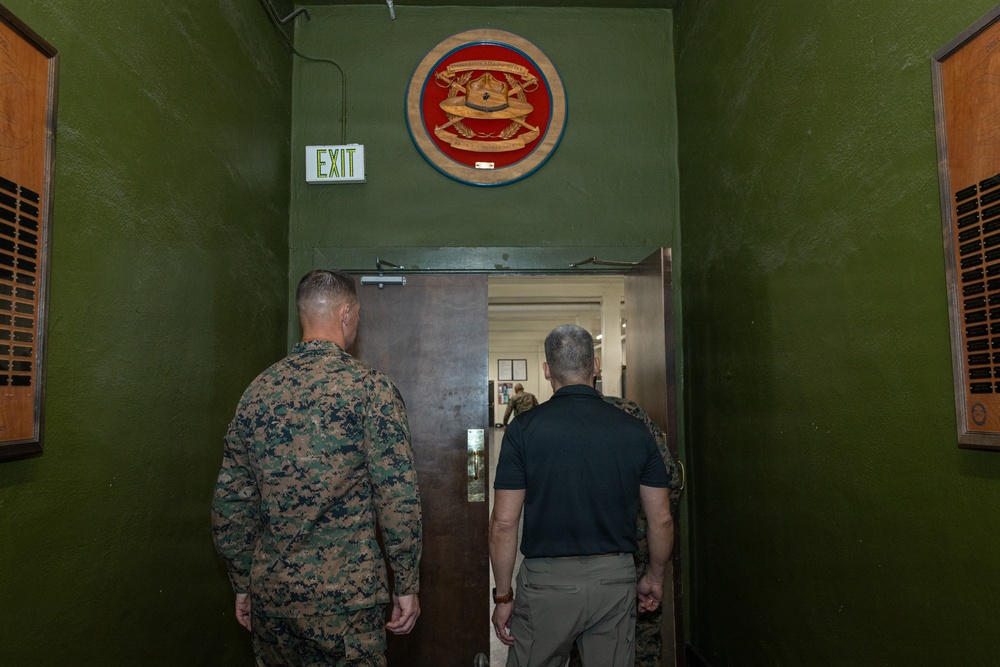 USECNAV visits MCRDSD