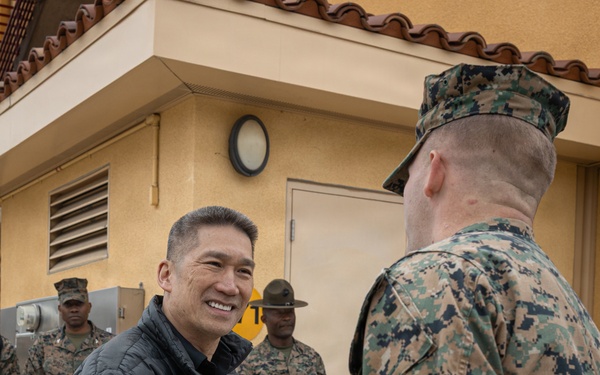 USECNAV visits MCRDSD