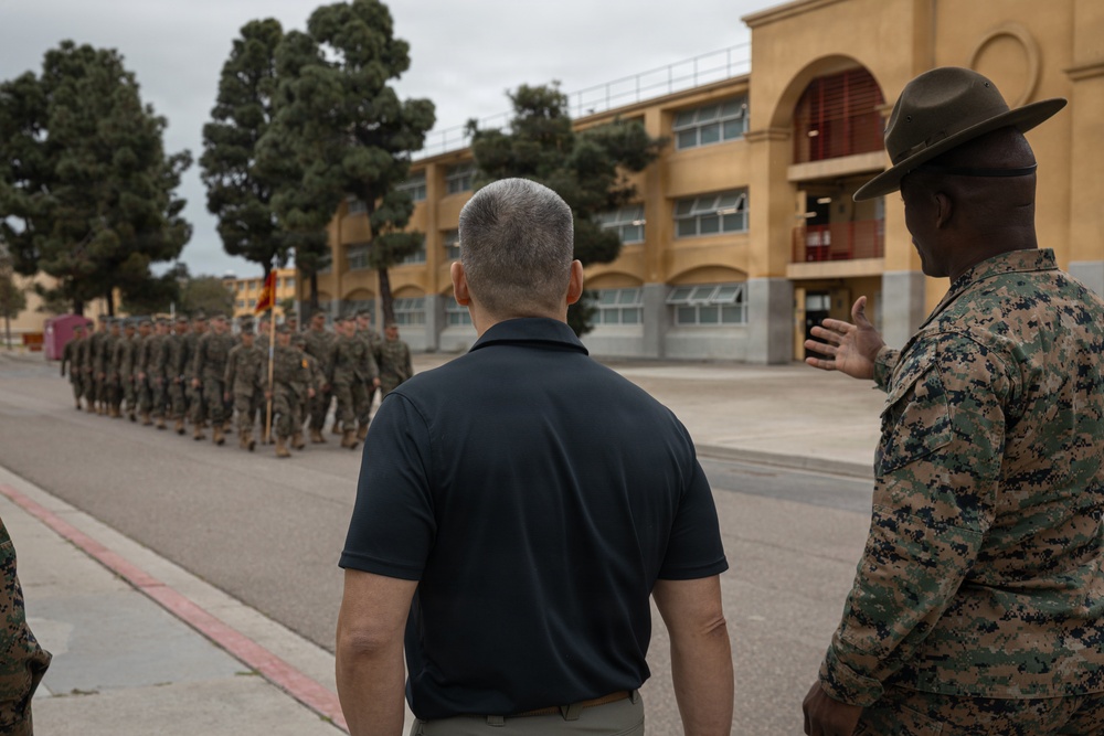 USECNAV visits MCRDSD